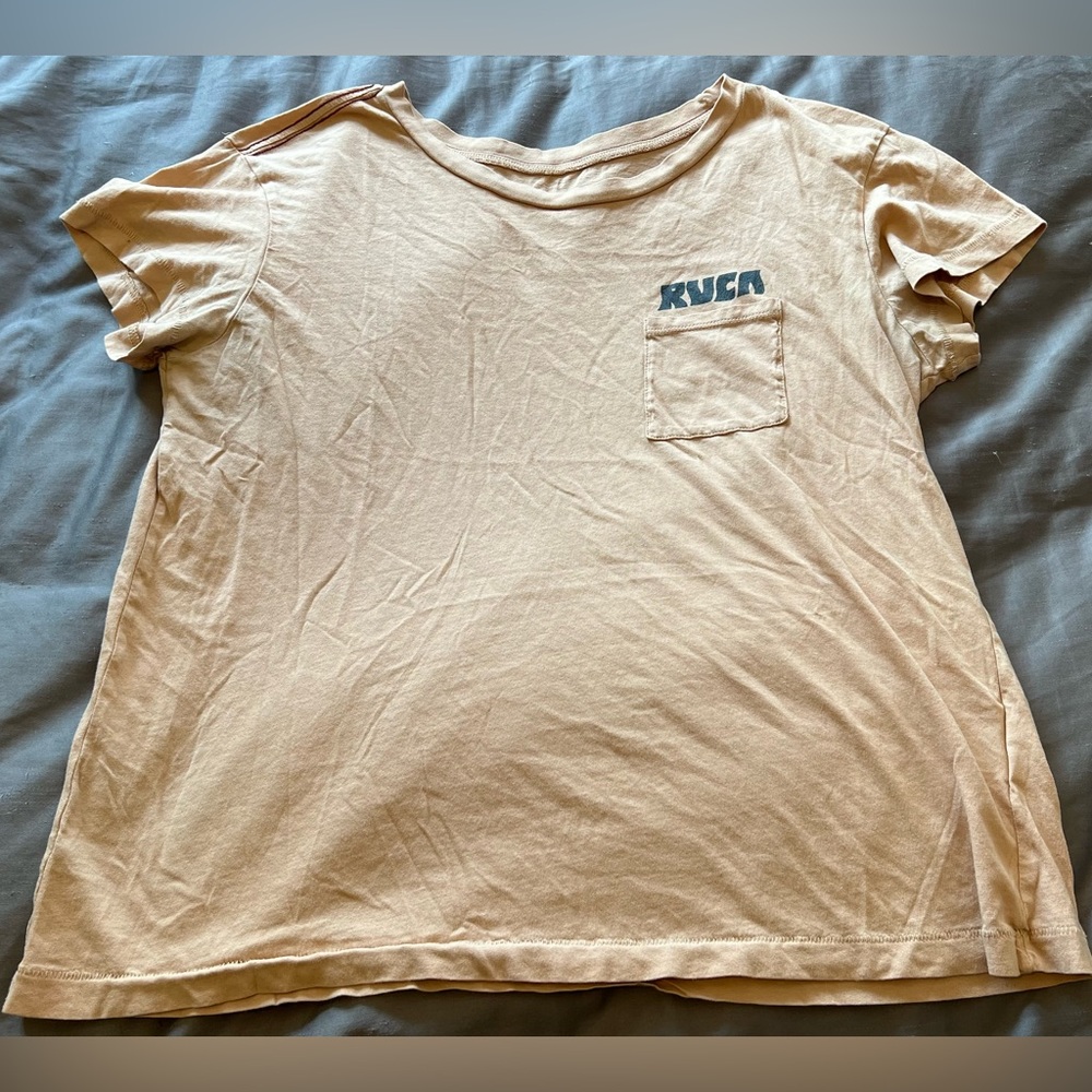 Women’s RVCA short sleeve t-shirt.